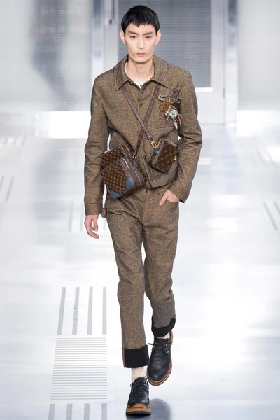 Look 12